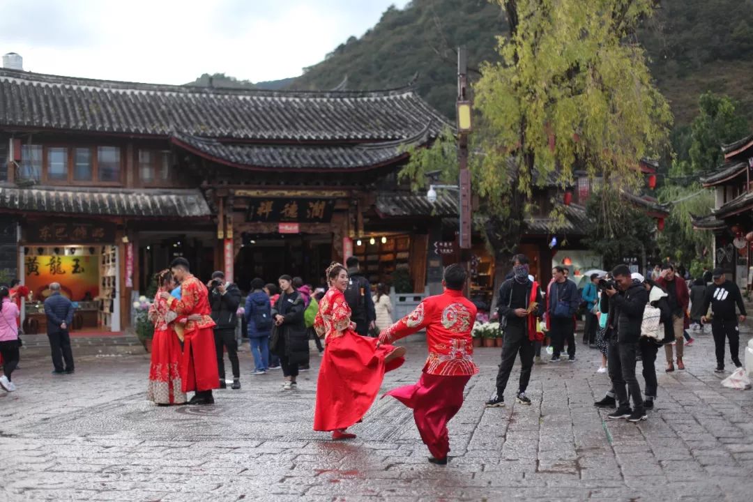 清幽古樸！在人最少最寧靜的時候來到束河，感受「高峰之下的村寨」！ 旅行 第9張