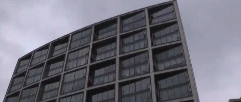 意外叫停！降价1个亿，仍没卖出去……