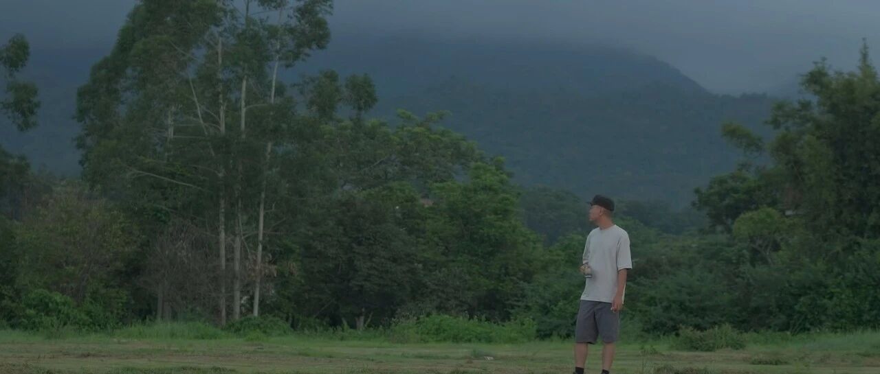 这什么神仙活法？一人一车一帐篷，又慢又纯粹：就想慢悠悠过一生