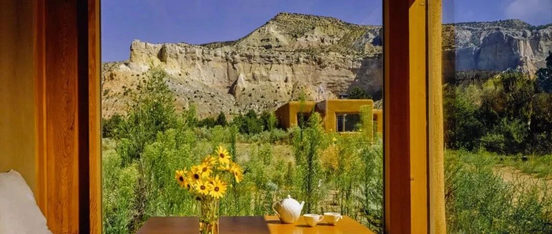 98岁，独居荒漠40年，她是最贵的女画家，也创造出沙漠中最美的家