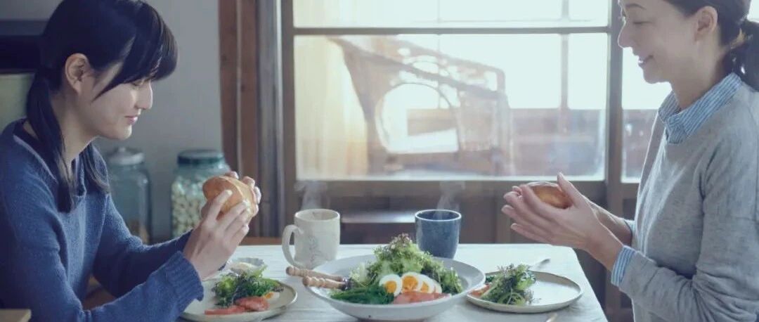 看治愈的日剧喝热腾腾的汤，送给自己一些愉悦吧~周末愉快打工人