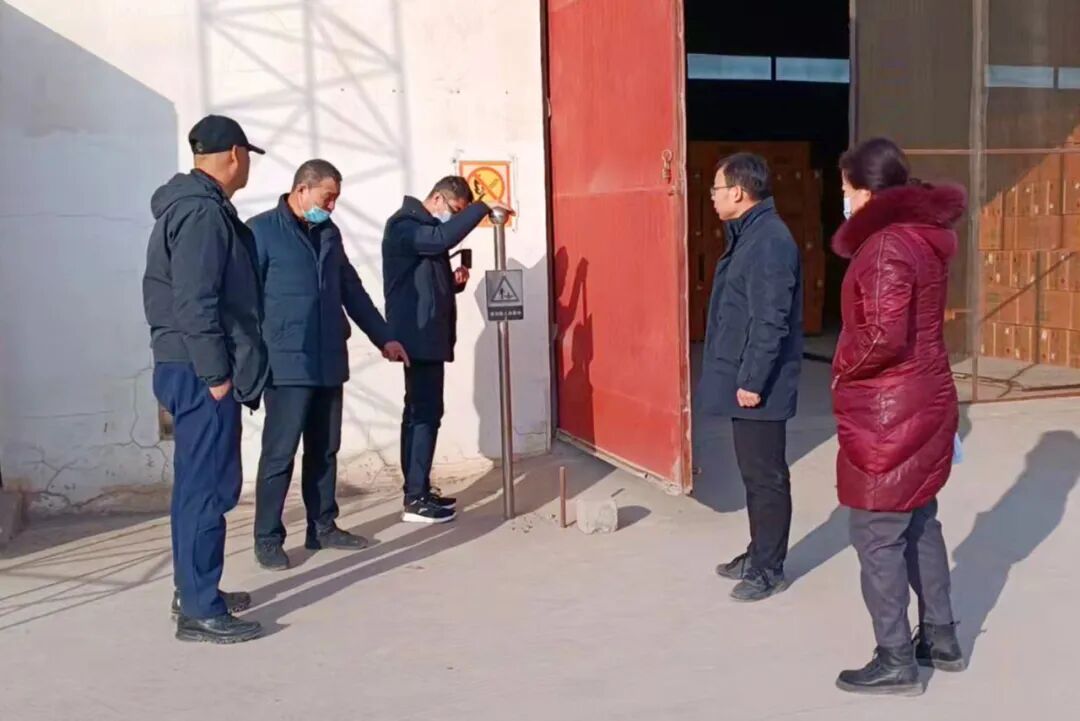 开展烟花爆竹检查 筑牢节日安全防线