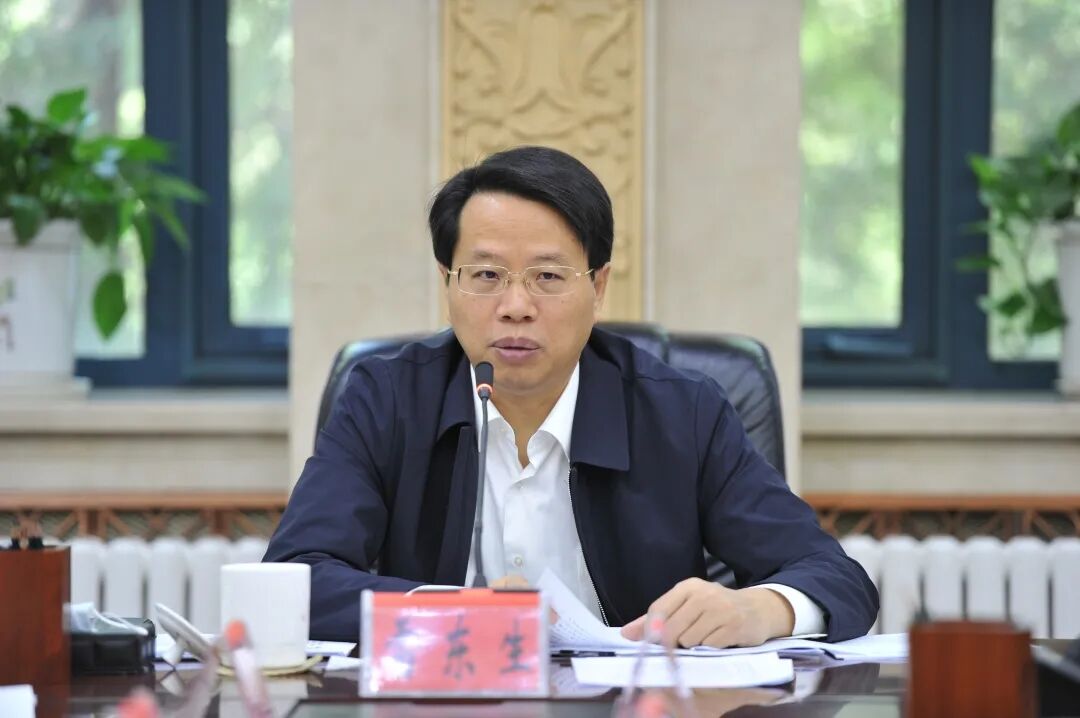 雷东生坚决打赢建党100周年安保维稳主动战攻坚战以一域安全稳定促进