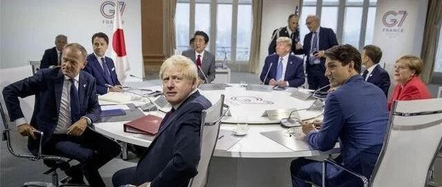 西方人眼中的两个超级大国，一个西方至今畏惧，一个始终无法撼动