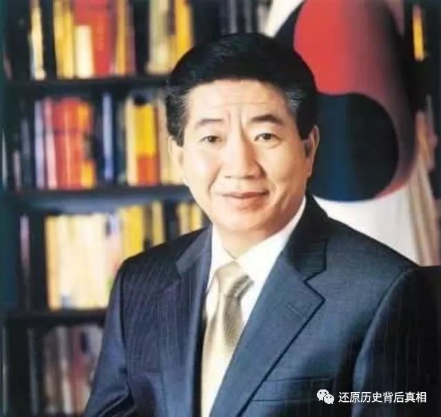 華裔總統上臺，跑到中國認祖歸宗，堅持對華友好，卻被迫自殺身亡 歷史 第2張