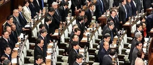 为什么美国要强行推广美式民主呢？背后阴谋现在才暴露