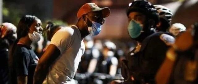 俄罗斯专家：“中国正在回归古代地位，而西方直奔中世纪而去”