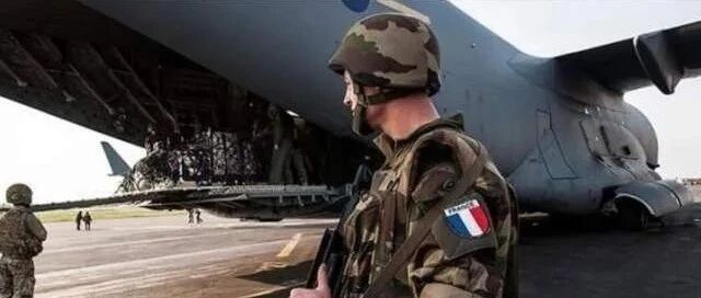 法国是西方国家，但是美国为何总跟法国“过不去”呢？