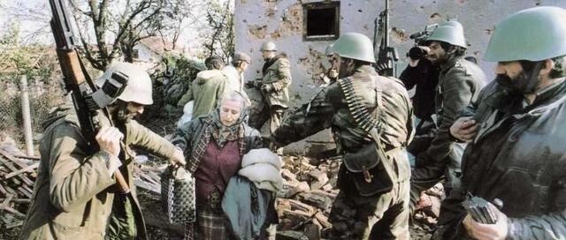 美国虽然强大，但是在三个方面不堪一击，可能重蹈覆辙