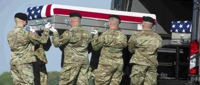 超级大国崩溃有三大标志，美国现在全部具备了