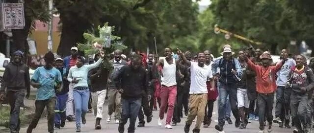 第二个科特迪瓦出现，黑人移民大量进入，国内一贫如洗