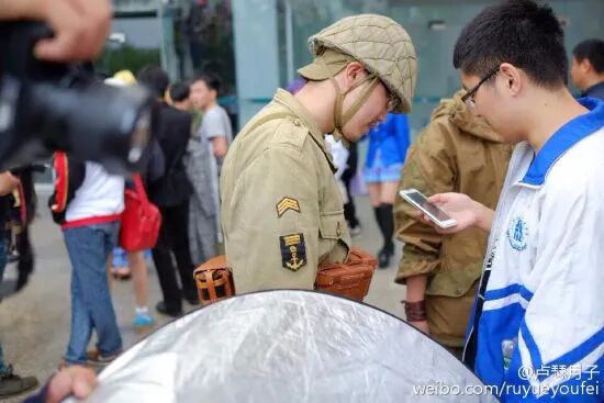 女人穿衣自由，就可以在公共场合搞软色情了?（组图） - 17