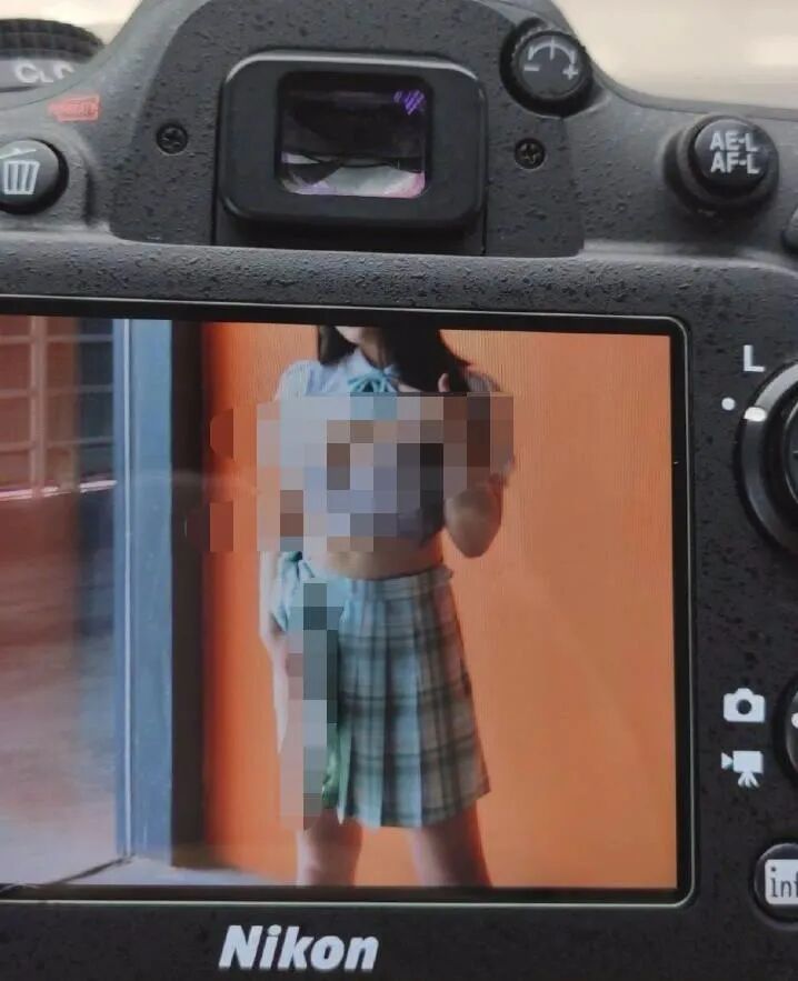 女人穿衣自由，就可以在公共场合搞软色情了?（组图） - 7
