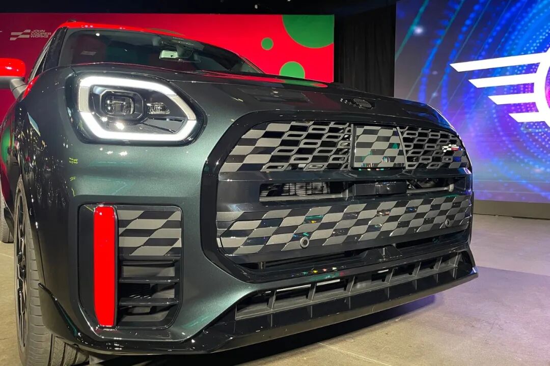 实拍全新mini jcw countryman,顶级性能,312马力-爱卡汽车爱咖号