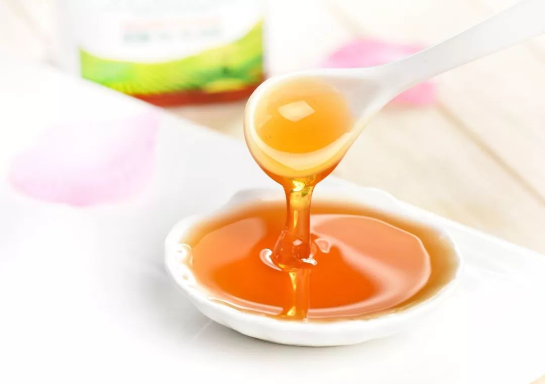 枸杞泡黑了还能喝吗_自己千万别用黑枸杞泡水喝_枸杞泡水黑的好还是红的好