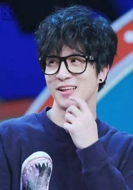 华语歌手排行榜 网易云华语男歌手排名薛之谦遥遥领先 张杰不敌刘宇宁十强不入