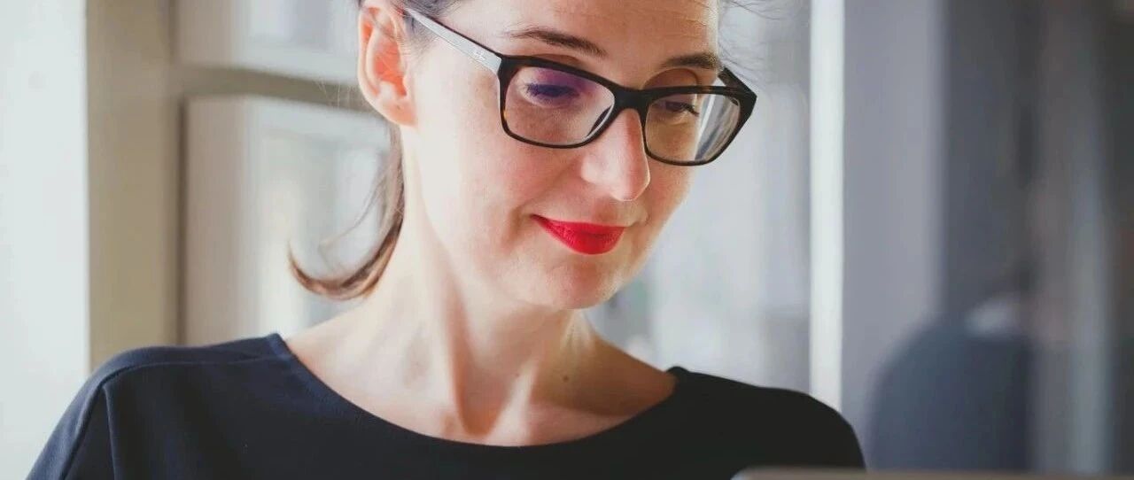 千万不要直接叫老师"teacher", 其实很不礼貌哦！