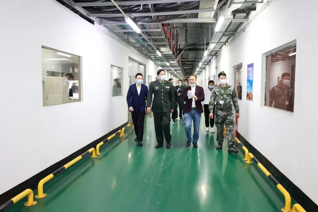 市委常委,中山军分区大校政治委员刘灿莹到三角镇调研指导