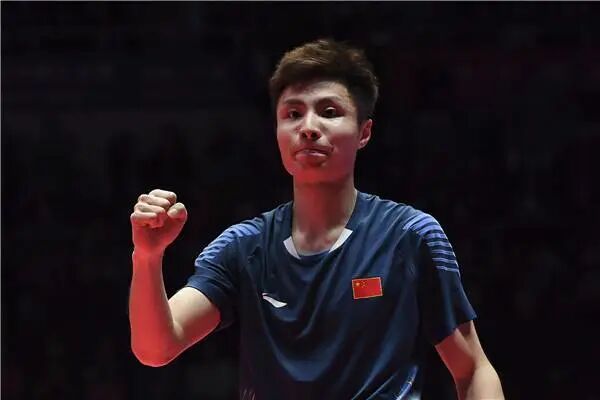 挥手与「超级丹」作别，爷的青春结束了。