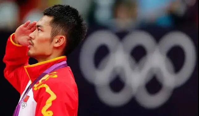 挥手与「超级丹」作别，爷的青春结束了。