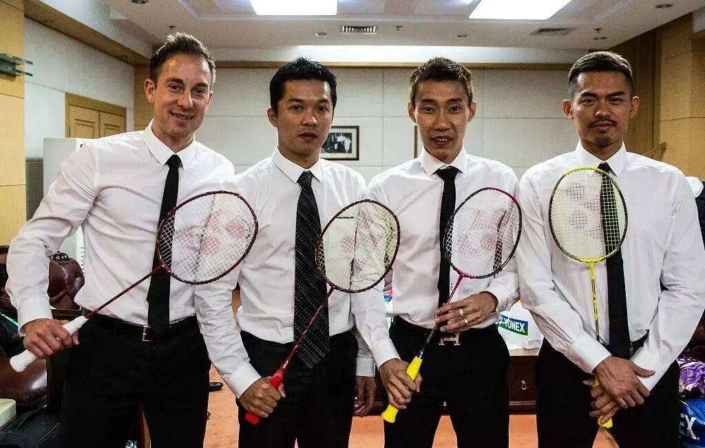 挥手与「超级丹」作别，爷的青春结束了。