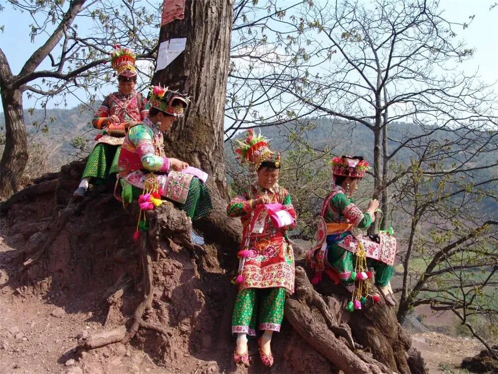 大理巍山彝族服饰