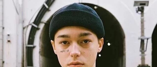 你知道冬季最便宜的潮搭单品是什么吗?怎么用它完善冬季穿搭。