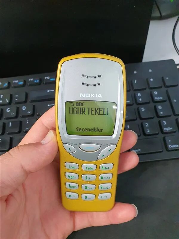 2011年8月,诺基亚宣布放弃塞班,随后陆续推出搭载"贝拉""meego""