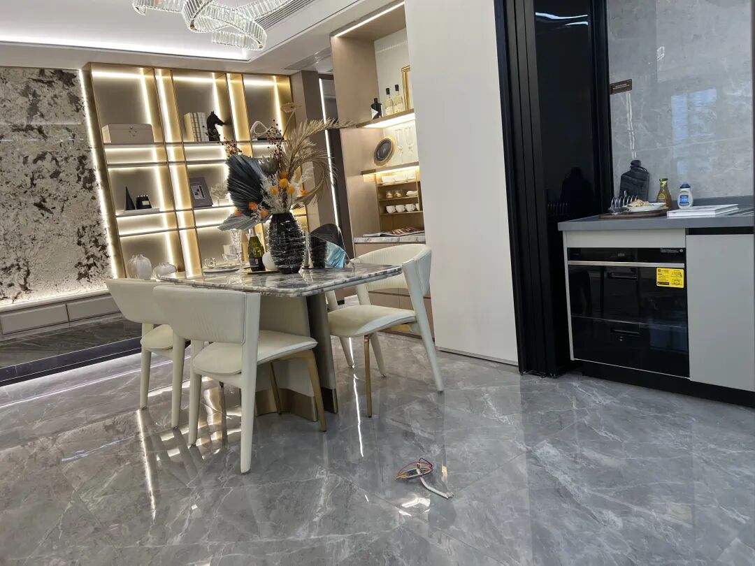 300万买主城区，保利和悦滨江VS广钢花城，怎么选？