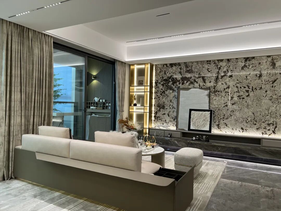 300万买主城区，保利和悦滨江VS广钢花城，怎么选？