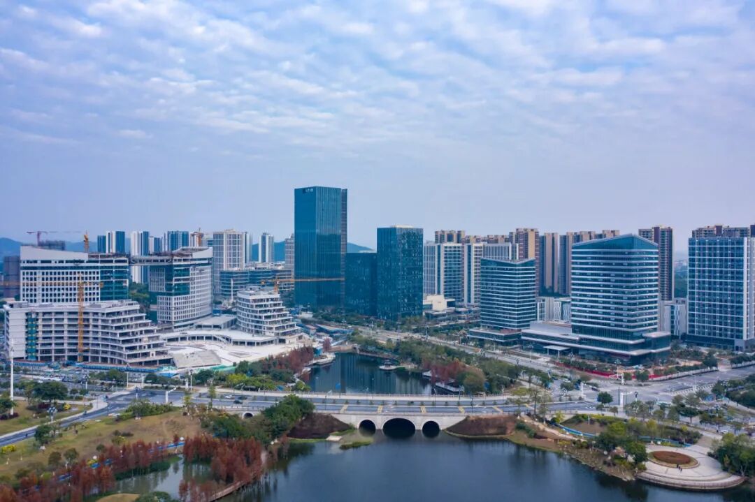 广州黄埔凯德·中新里单价2字头、76-109㎡二*四房准现房*，*付66万起！