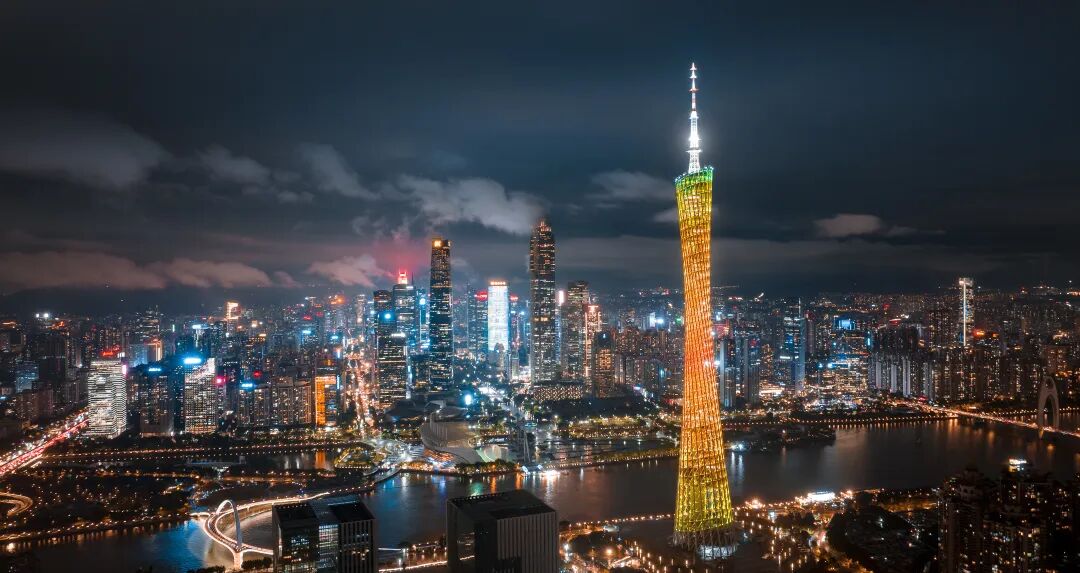 13万+/平，还爆卖33亿！2022年，侨鑫保利汇景台领跑*圈