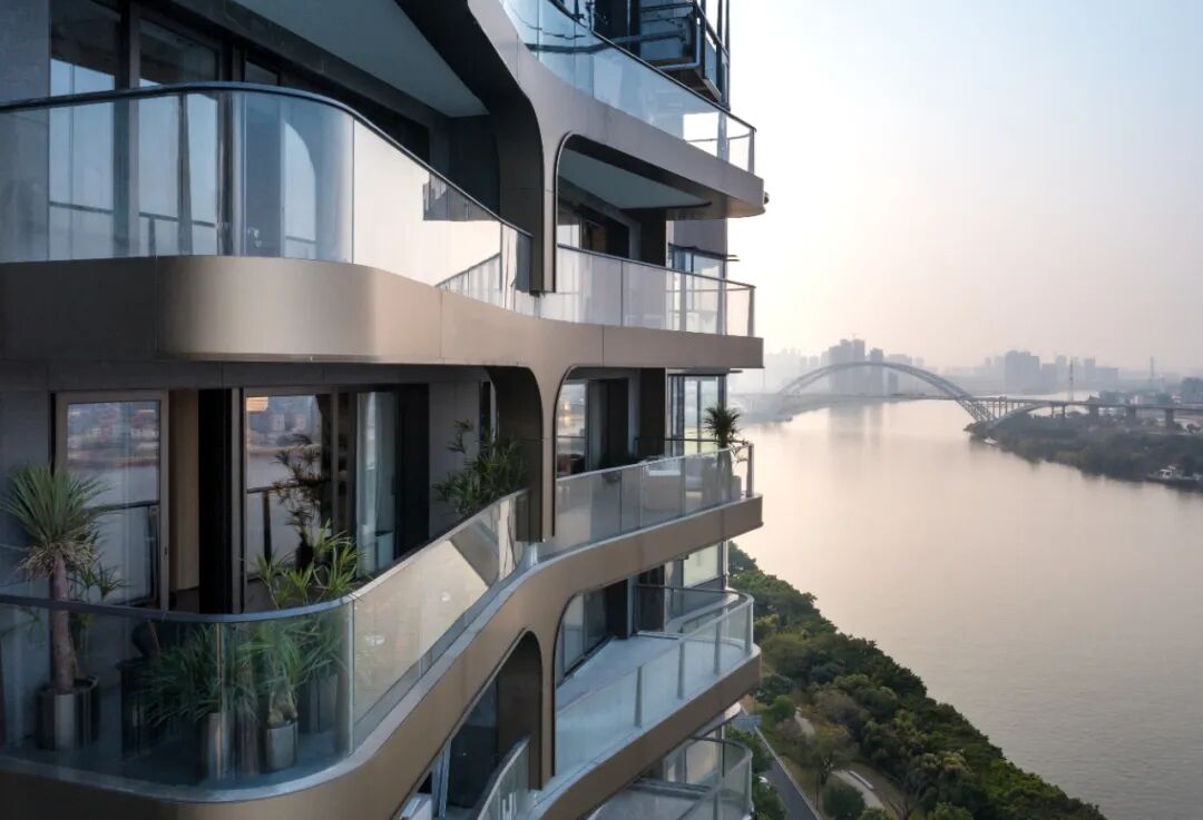 番禺南天名苑新推建面约200㎡一线江幕大平层，总价是1700万+