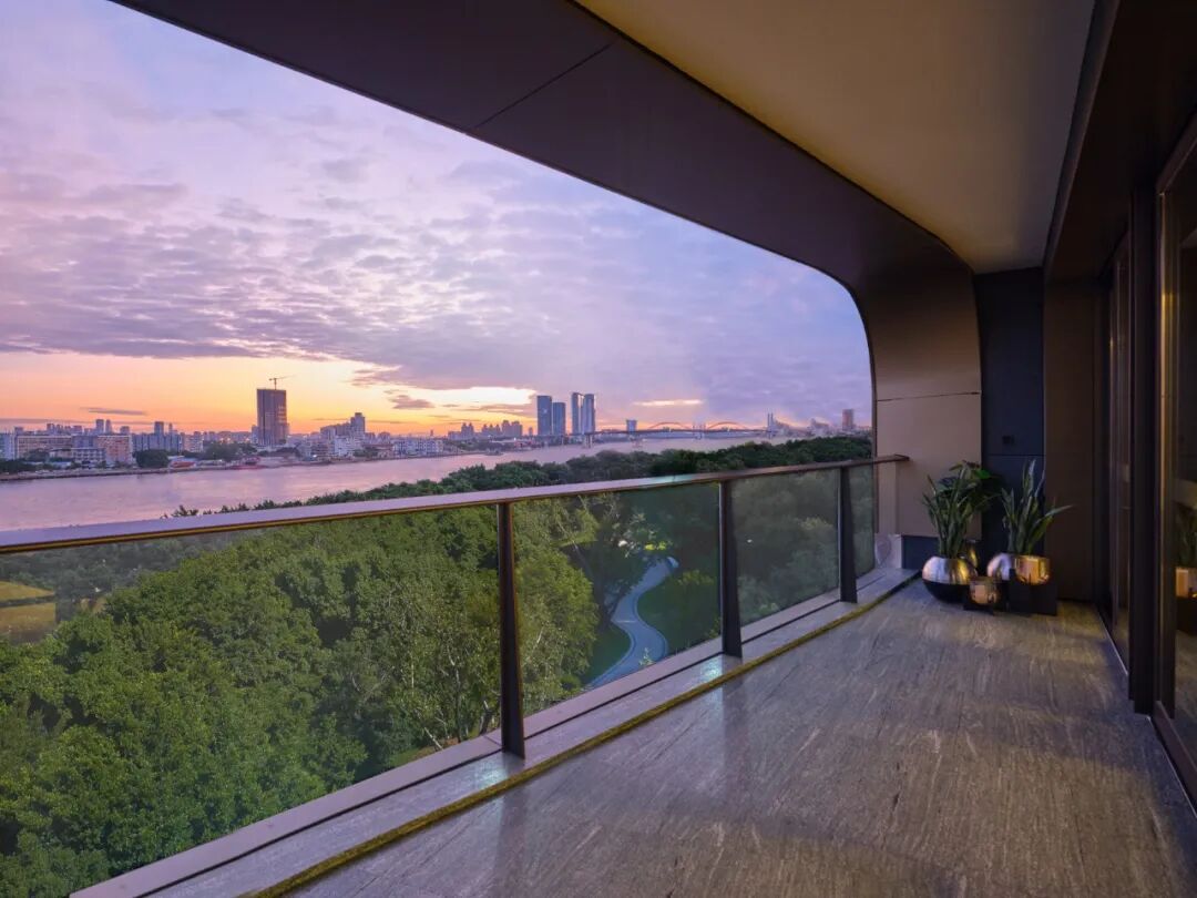 番禺南天名苑新推建面约200㎡一线江幕大平层，总价是1700万+