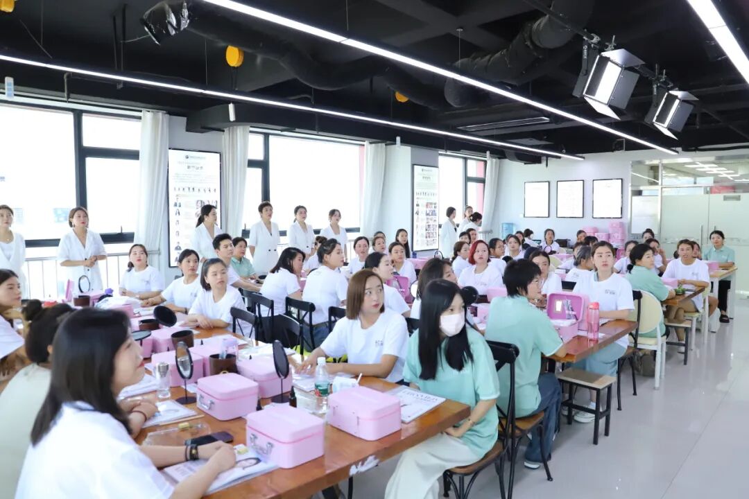 学习纹绣化妆要多久