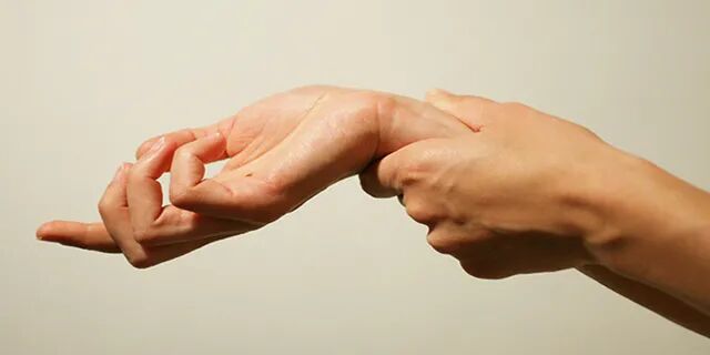 手指麻木可能是大病前兆，找准这几个穴位来调理！