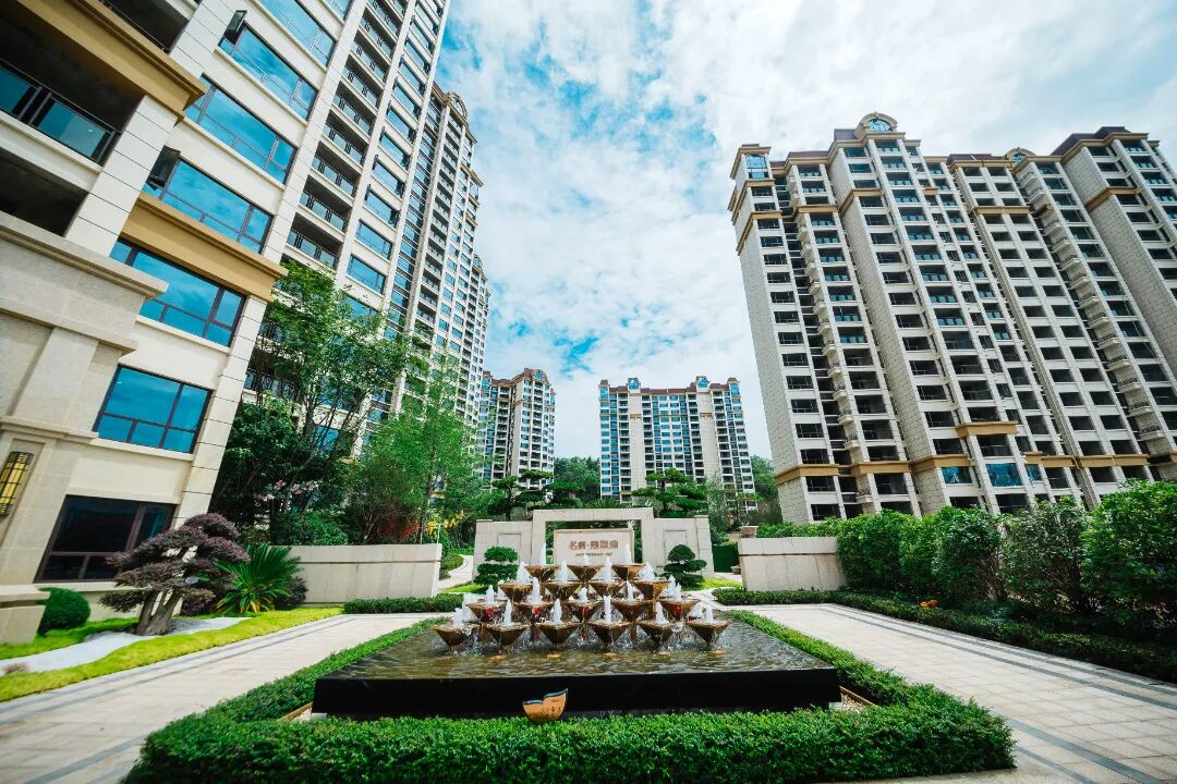 清凉相伴安家名爵·翡翠湾清静自然的环境让您坐拥城市里的稀缺资源炎