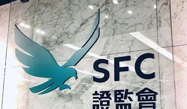 香港监管机构正在考虑允许散户投资者直接投资加密资产