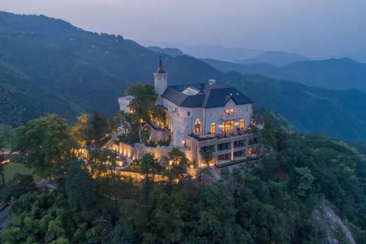 “天方夜谭”裸心堡，雅致典雅、魔幻唯美的闲日常生活。