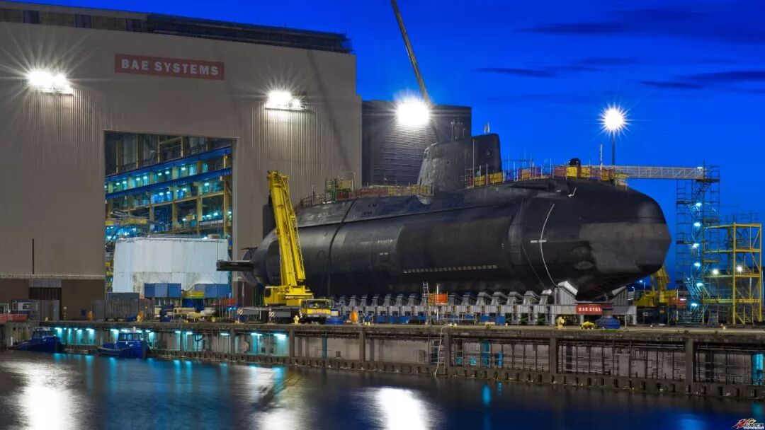 潜艇是如何在水下工作的，里面的氧气又是从哪里来的？的图2