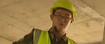 刚刚被清华录取，黑龙江少年便去工地搬砖，负责人：每天多加50元