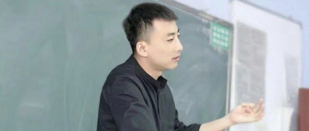 这个班主任被全班“群殴”，网友却眼红了