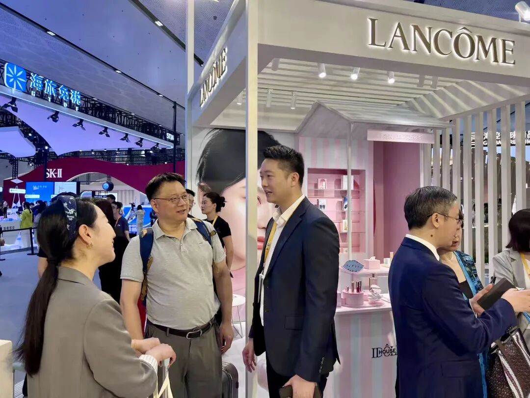 医疗展会要怎么招商乘展会东风 聚产业动能——静安寺街道赴海口第六届消博会、武汉世界大健康博览会开展招商活动_https://www.jmylbn.com_新闻资讯_第7张