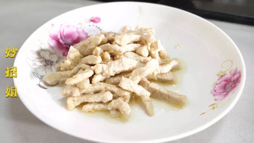 想要炒肉不粘锅，只需学会这个小窍门，不仅不粘锅还非常的滑嫩