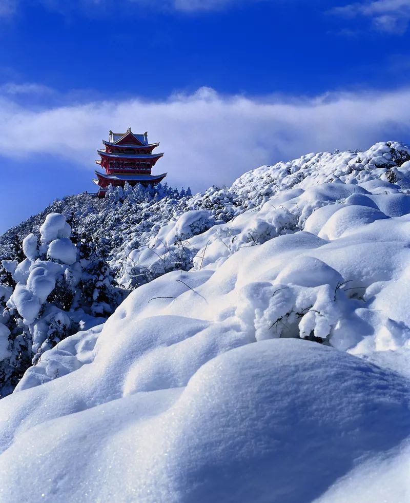 四川峨眉山雪景图片