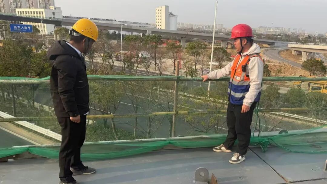 南昌市政建設(shè)集團開展大風(fēng)天氣安全隱患專項檢查 筑牢冬季施工安全防線