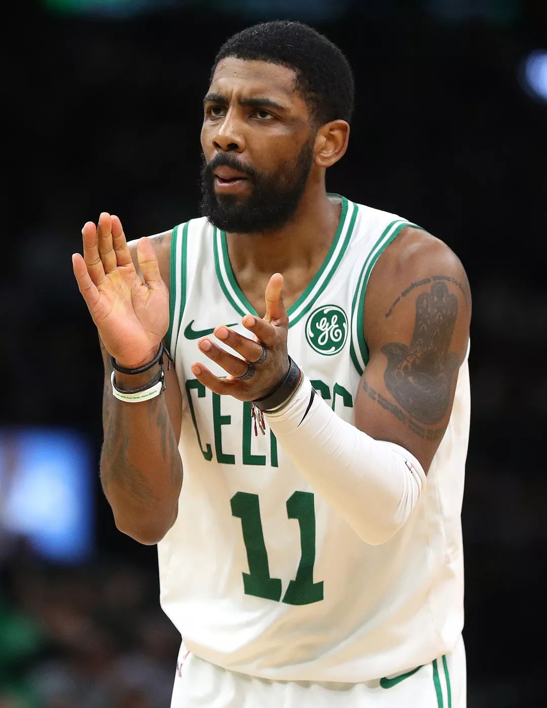 NBA 鞋報 | Kyrie Irving 「轉會」到了俄勒岡？ 運動 第1張