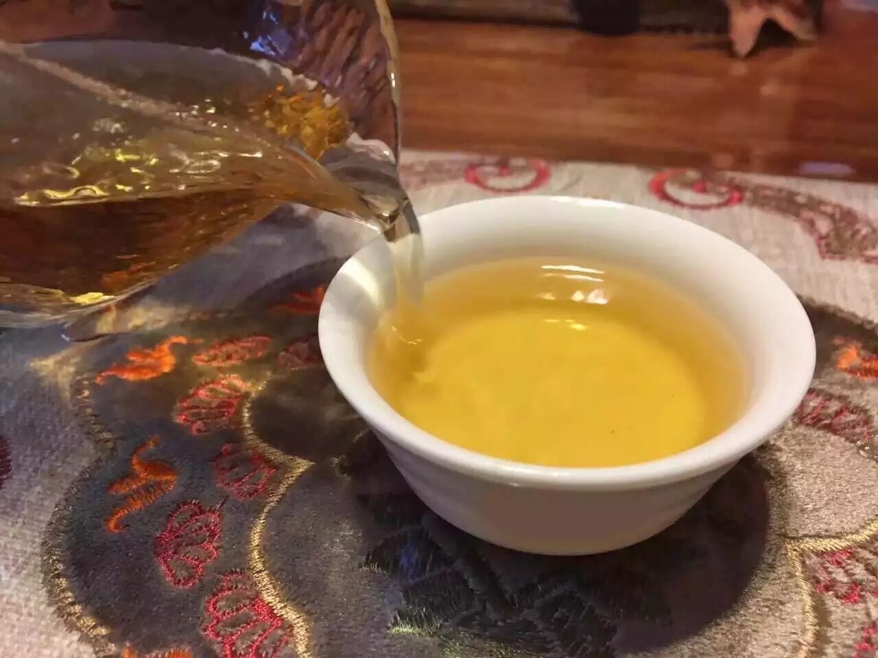 泡茶时的浸泡时间,就象厨师讲究的火候,看似有据可循,实际千变万化