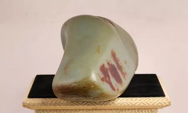 带皮的和田玉籽料价值仅次于羊脂玉？