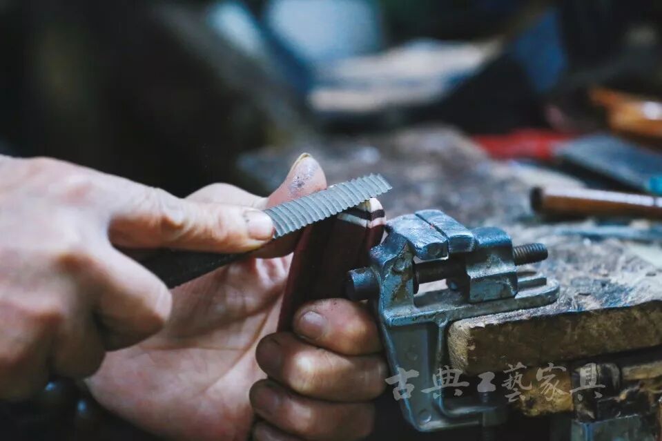 中国古人用什么给家具磨光？